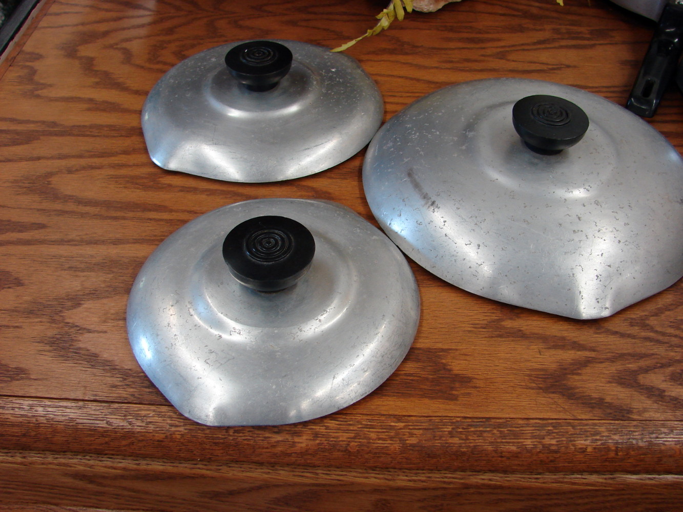 Vintage Wagner Ware Magnalite 4681 1/2, 4682 and 4684 Quart Sauce Pan w/ Lid - Image 6