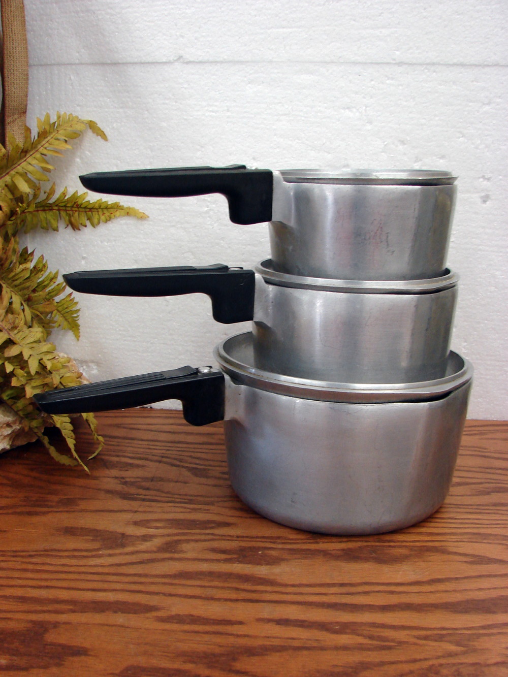 Vintage Wagner Ware Magnalite 4681 1/2, 4682 and 4684 Quart Sauce Pan w/ Lid - Image 7