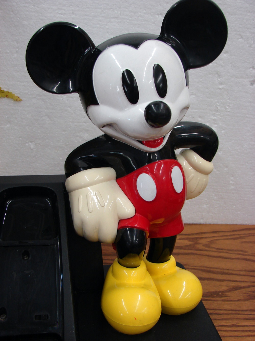 Vintage 1990's Disney Mickey Mouse Telephone Push Button Phone Tested Working - Image 3