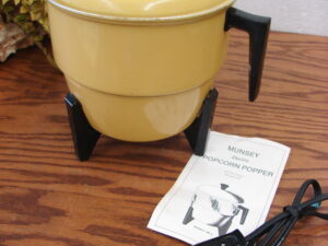 Vintage Like New MCM Rocket Shaped Popcorn Popper Munsey Yellow Enamel MP3 Tested