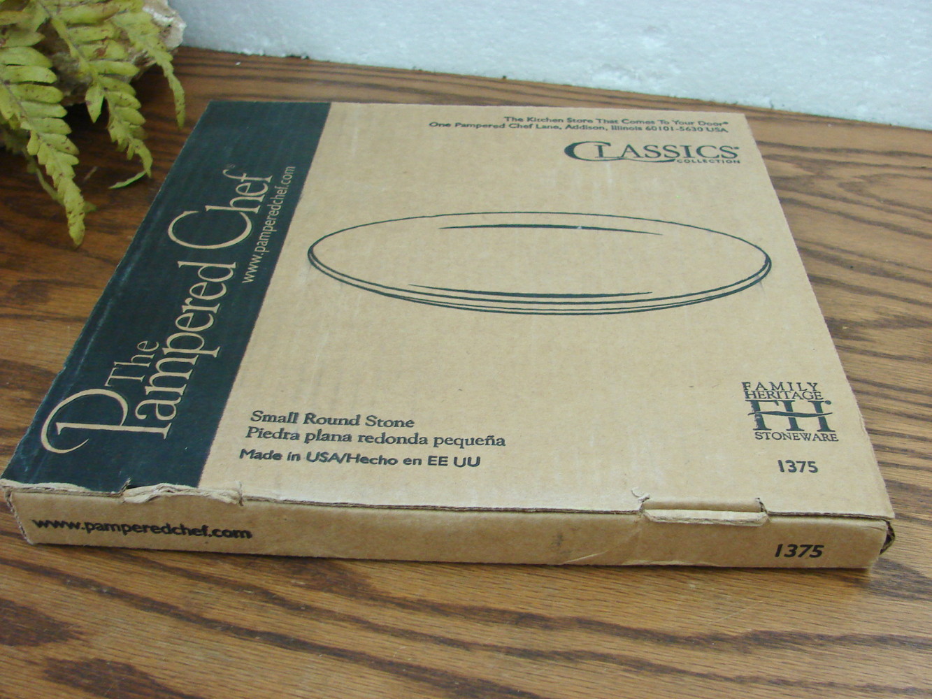 Brand New #1375 Pampered Chef 10" Stoneware Round Individual Pizza Round Baking Stone - Image 2