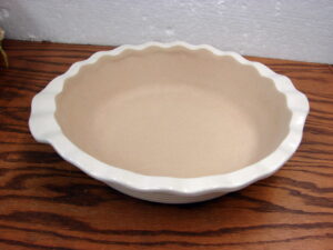 Pampered Chef Stoneware Vanilla Scalloped Deep Dish Baker Pie Pan Plate #1305