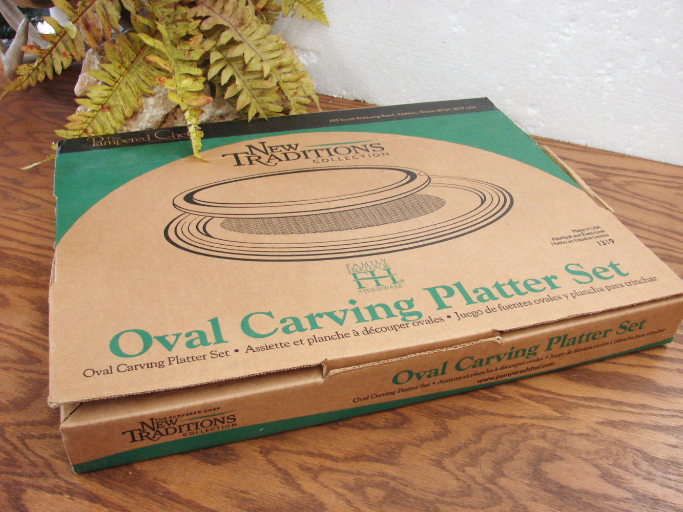 Brand New #1319 Retired Pampered Chef New Traditions Oval Carving Platter Set NIB - Image 2