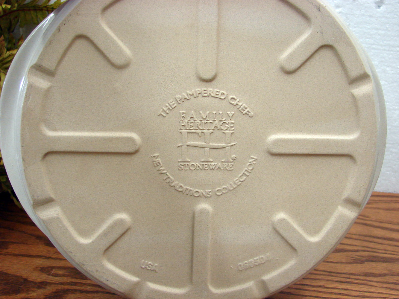 Pampered Chef Stoneware Vanilla Deep Dish Baker Pie Pan Plate #1317 Ribbed - Image 3