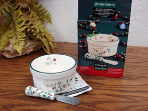 Brand New Pfaltzgraff Winterberry Dip Mix Set Bowl w/ Spreader