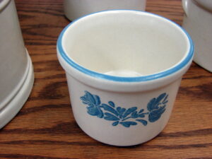 Vintage Pfaltzgraff Yorktowne Small Crock Ramekin Custard Cup #920