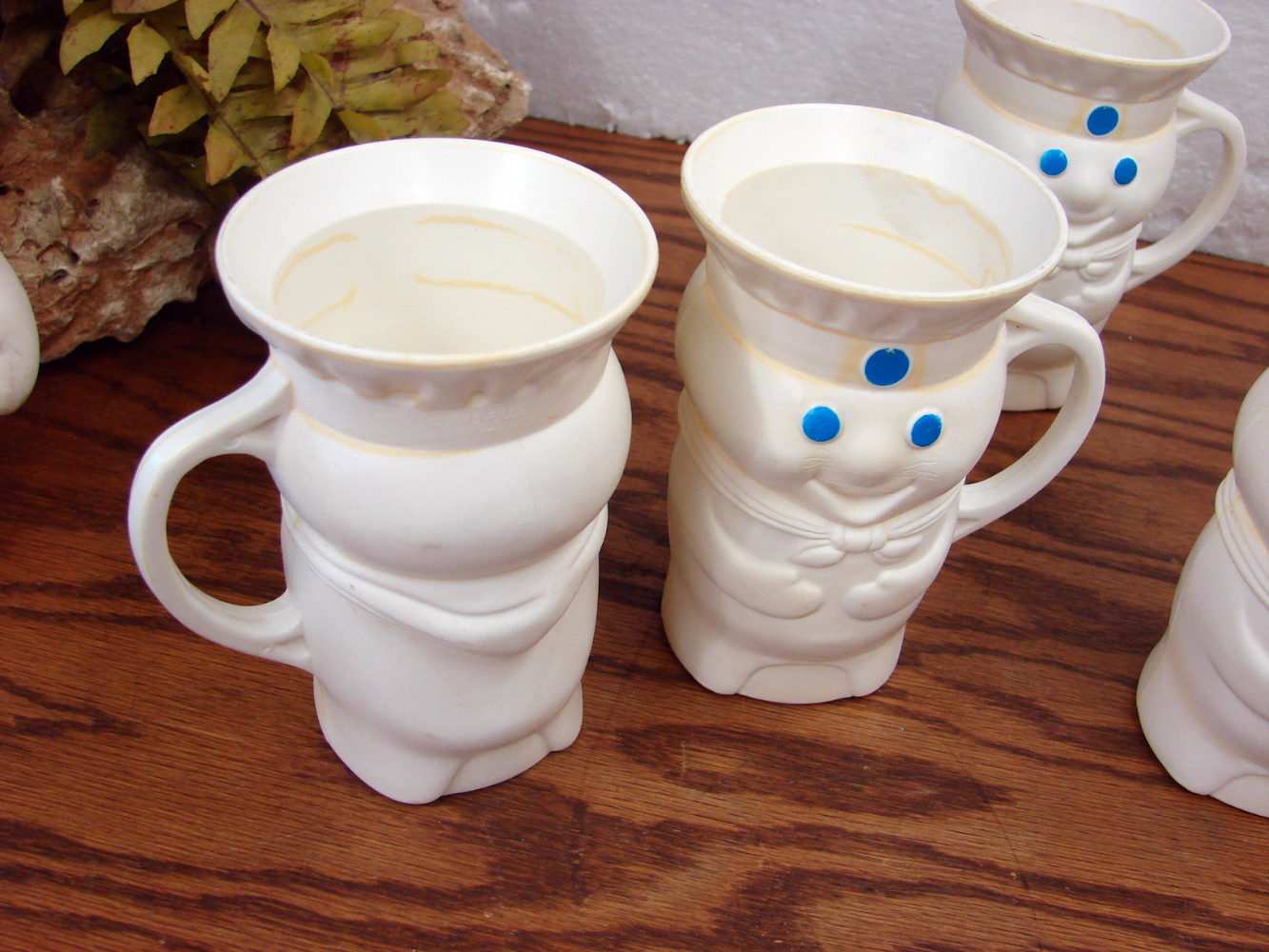 Vintage 1970's Pillsbury Dough Boy Set/6 Cups and Set/2 Rubber Vinyl Toys - Image 4