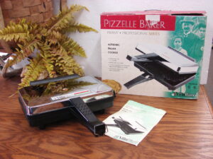 Vintage Electric Vitantonio Pizzelle Baker Professional Series Authentic Waffle Cookie Iron #5000NS