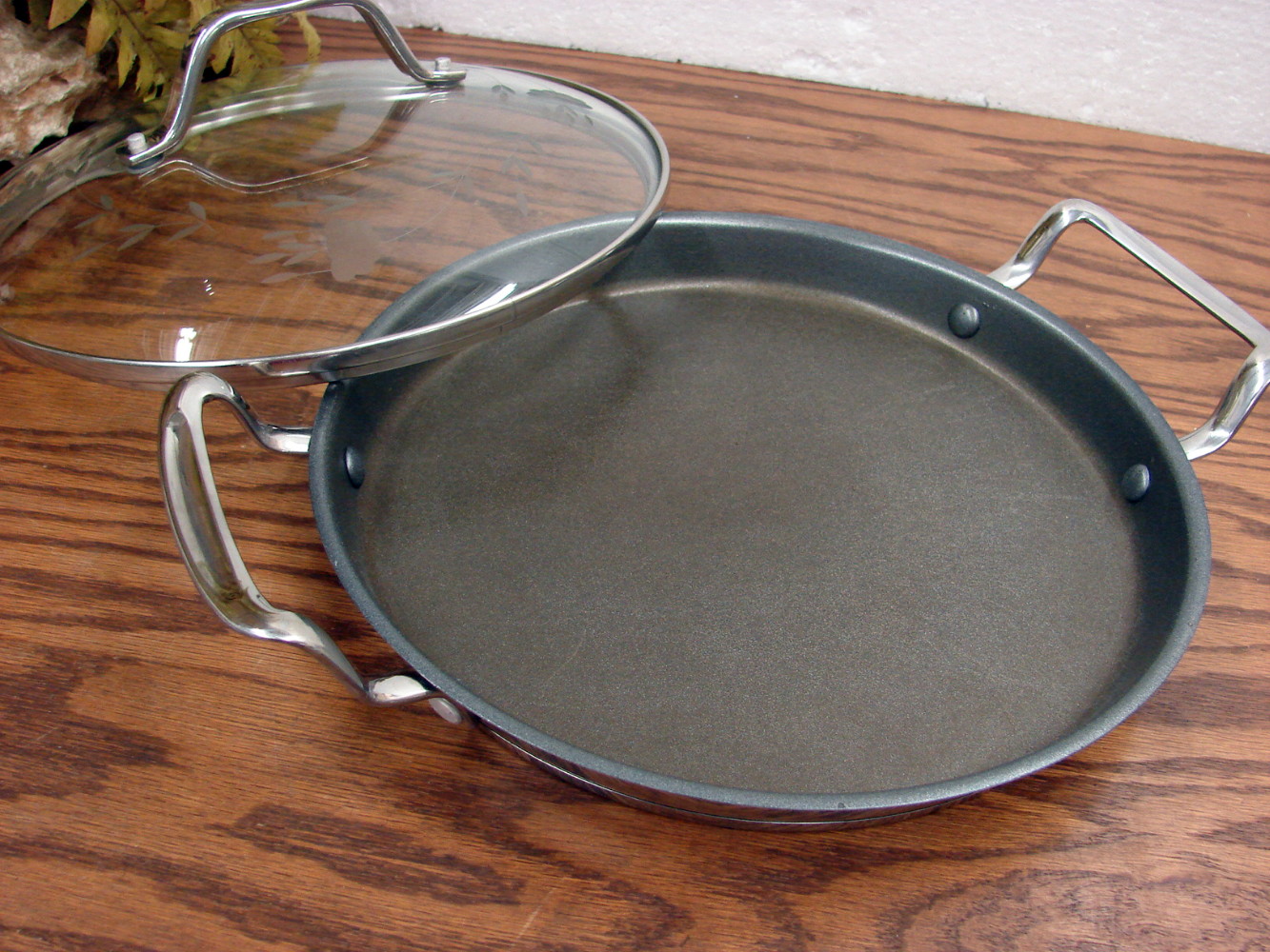 Used Princess House Culinario 18/10 Stainless Induction Ready 9" Griddle w/ Dome Etched Glass Lid - Image 2