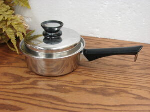 Vintage Queen Amway 1 Quart Stainless Steel Multi-Ply 18/8 Sauce Pan w/ Lid