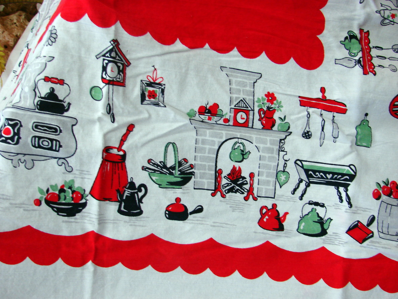 Brand New Vintage Retro Kitchen Appliance Stove Themed Cotton 44 x 46 Tablecloth