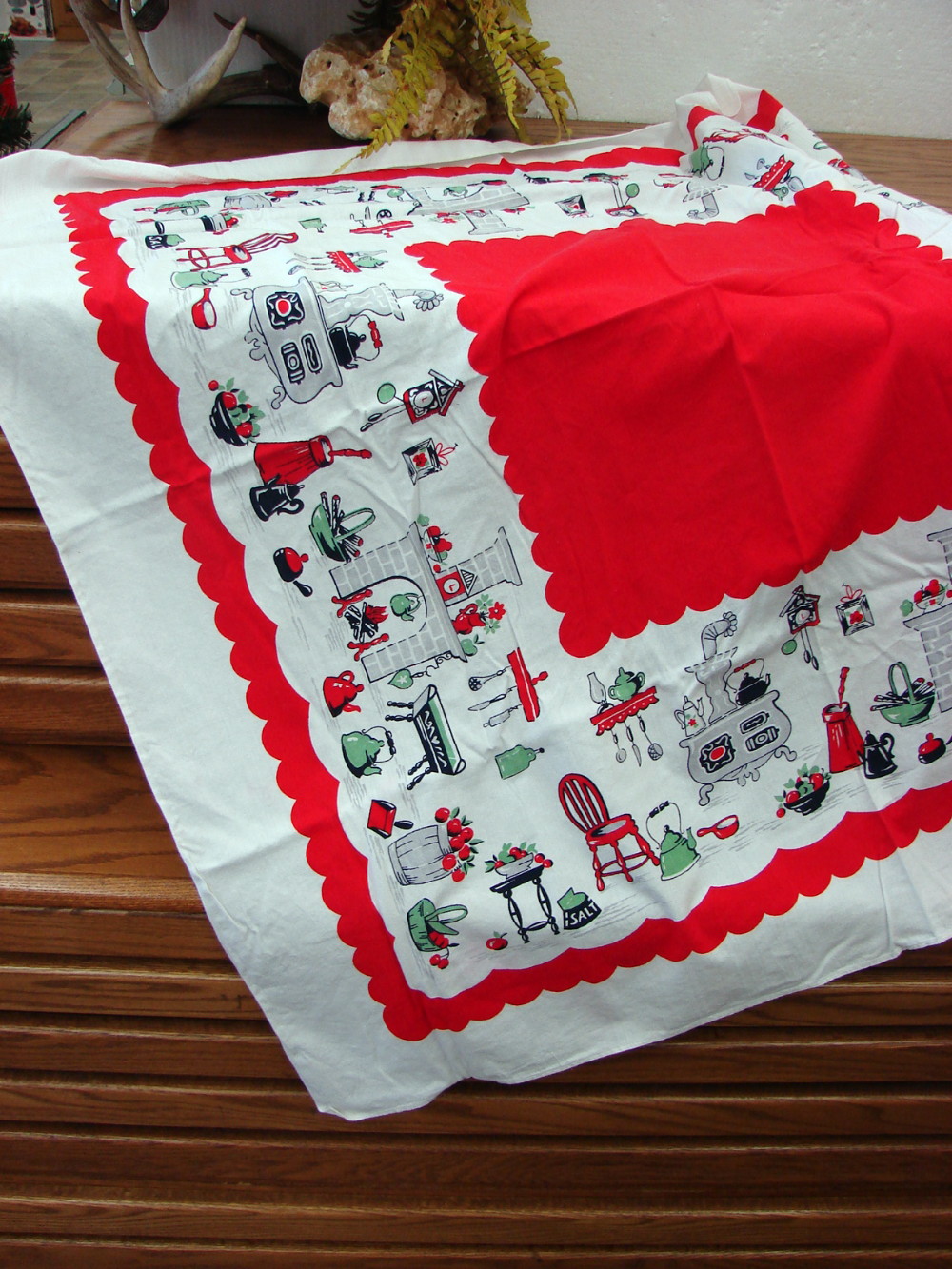 Brand New Vintage Retro Kitchen Appliance Stove Themed Cotton 44 x 46 Tablecloth - Image 2