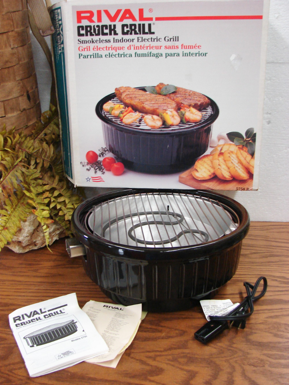 Like New Vintage Black Stoneware Rival Smokeless Indoor Electric Grill #575 in Original Box
