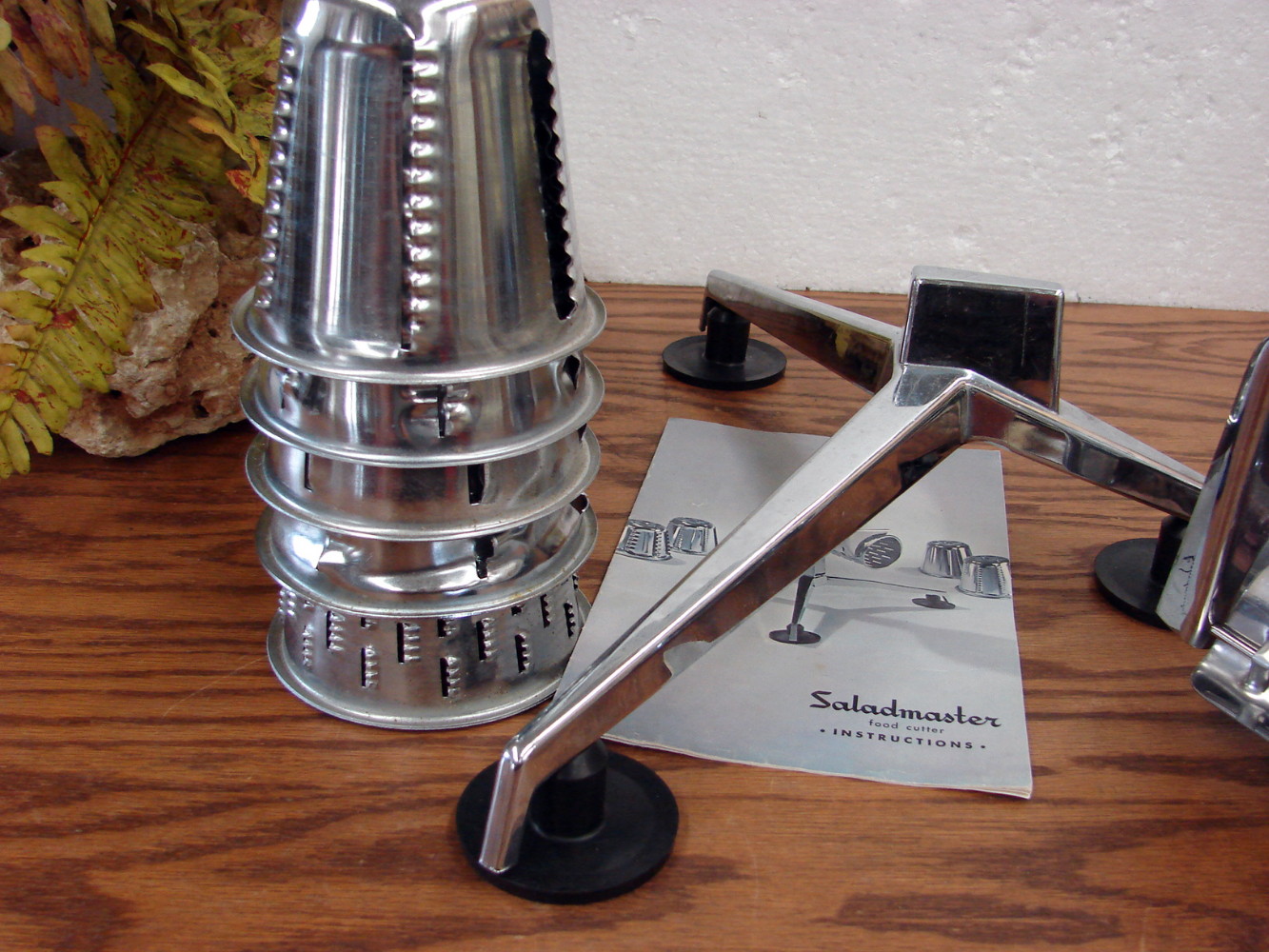 Complete Vintage SaladMaster Manual Food Processor 5 Cones Salad Cutter Shooter Slice Shred - Image 4