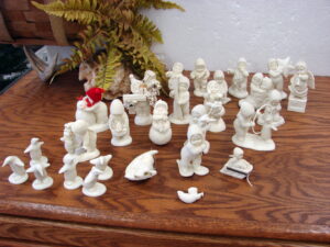 28 pc Set Vintage Dept. 56 Snowbabies Retired Figurines Snowglobe Pin Penguins