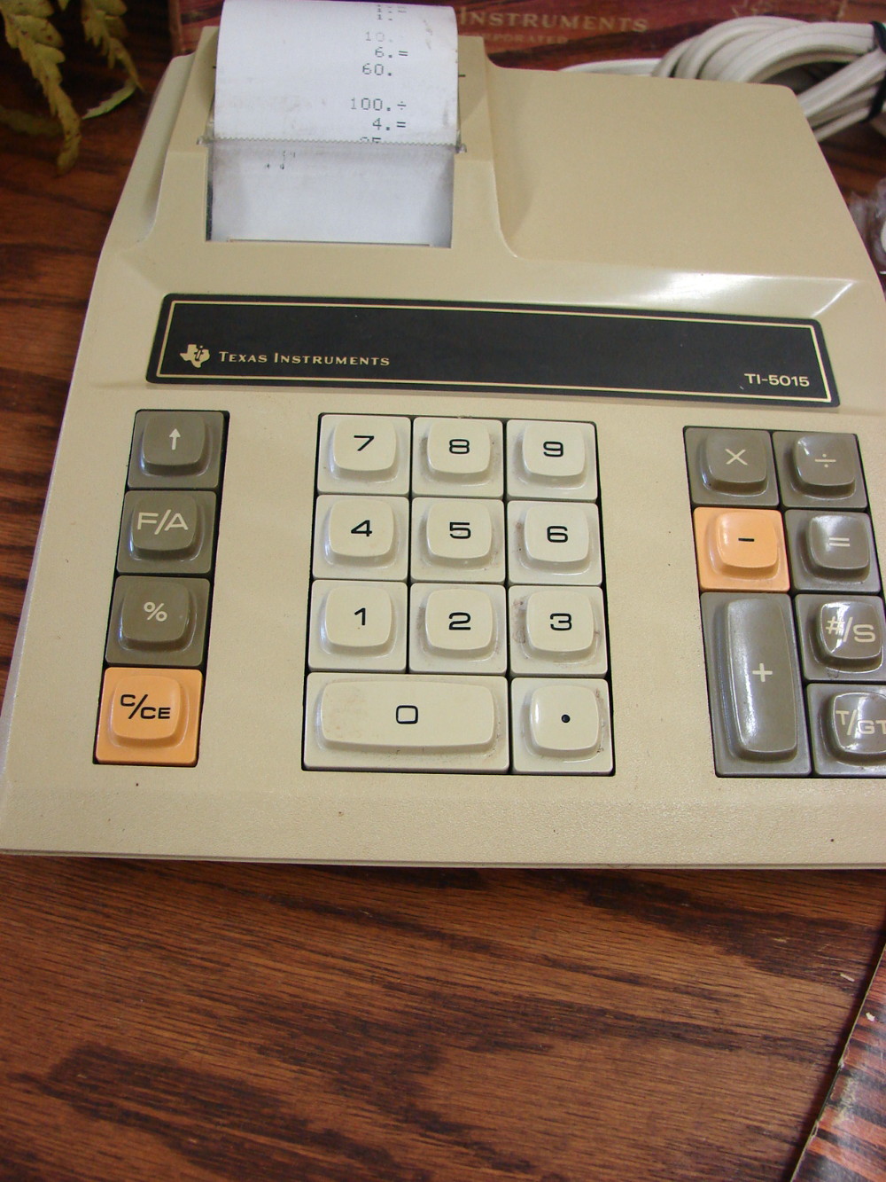 Vintage Texas Instrument T1-5015 Desktop Calculator in Box w/ Extra Paper - Image 2