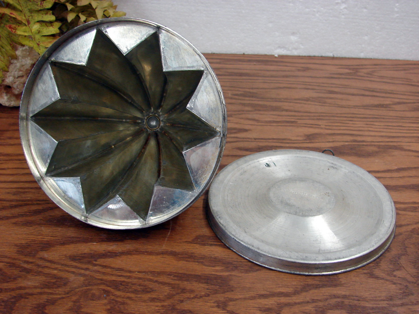 Vintage Italy for Thurnauer NYC Victorian Tin 2 Part Steamed Pudding Mold - Image 2
