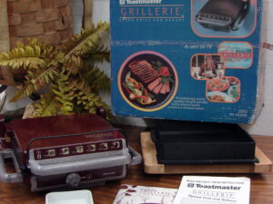 Vintage Toastmaster Grilleria Speed Grill Reversible Plate Panini Sandwich Maker in Original Box