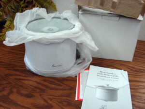 Brand New Compact Individual Toastmaster Slow Cooker Crock Pot Stoneware Liner 1 1/2 Qt