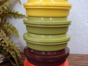 12 pc Vintage Tupperware #1208 #1207 #1253 Luncheon Plate/Lid and Bowl Sets Harvest Colors