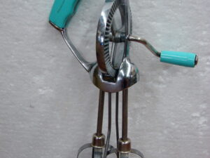 Vintage 1950's Seymour Chrome Egg Beater Hand Crank Mixer Whisk Turquoise