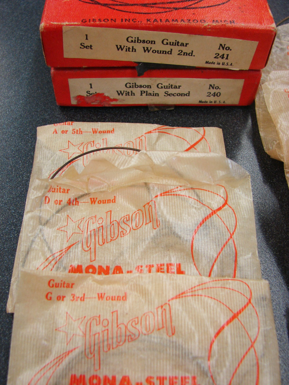 12 pc Vintage Mixed Lot of Mona-Steel String Gibson Guitar Strings - Image 2