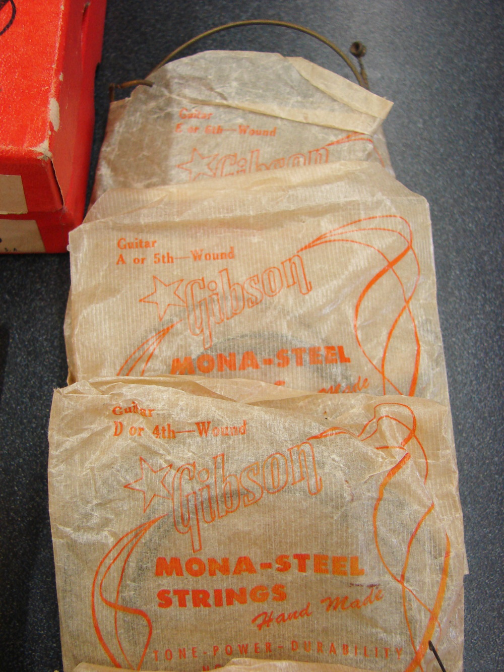 12 pc Vintage Mixed Lot of Mona-Steel String Gibson Guitar Strings - Image 4