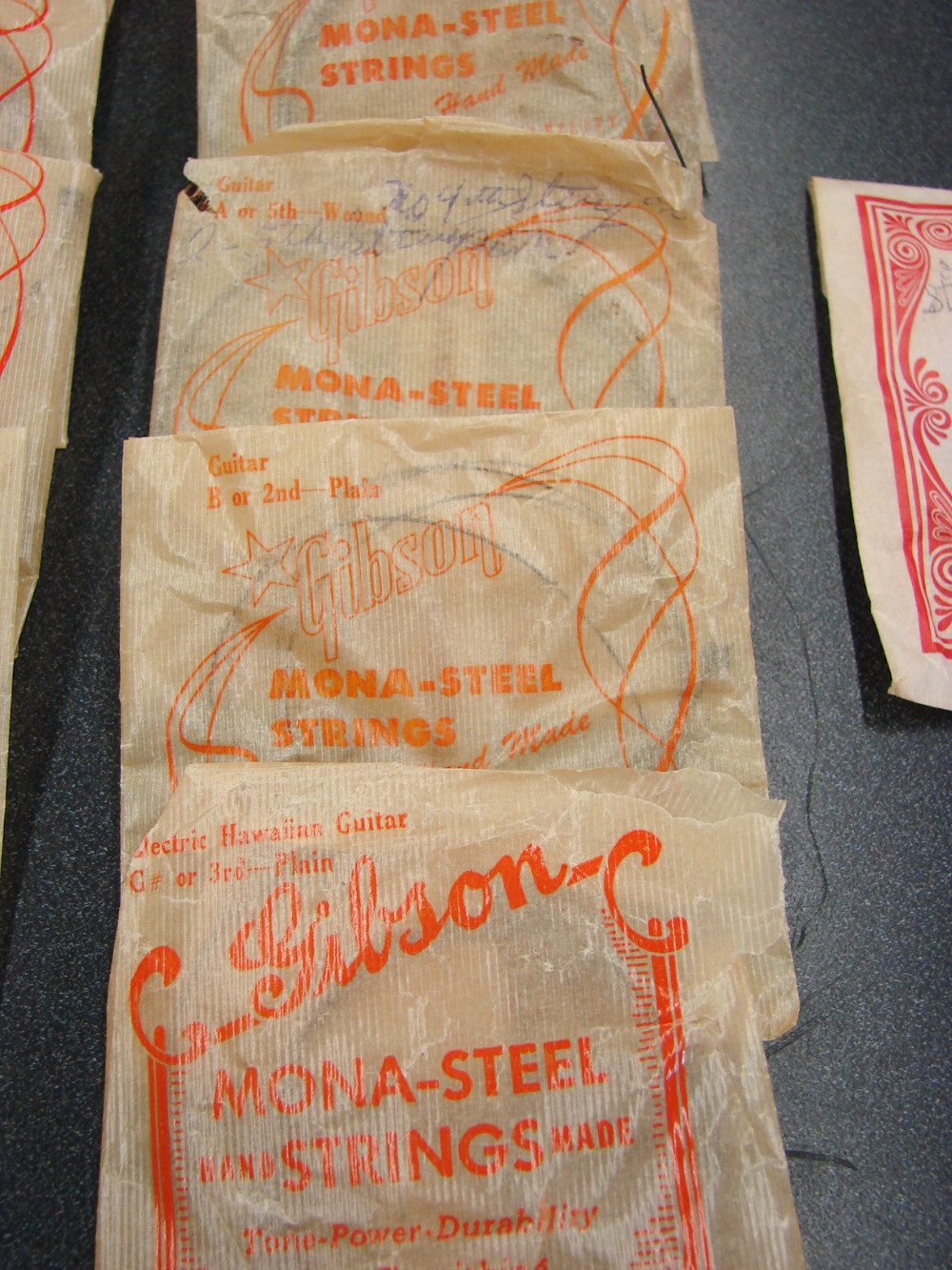 12 pc Vintage Mixed Lot of Mona-Steel String Gibson Guitar Strings - Image 5