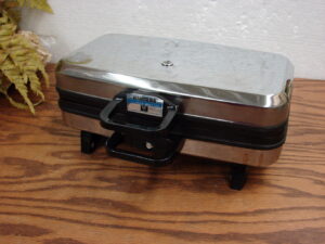 Vintage Vitantonio Belgian Waffler Electric Chrome Waffle Iron Tested Working