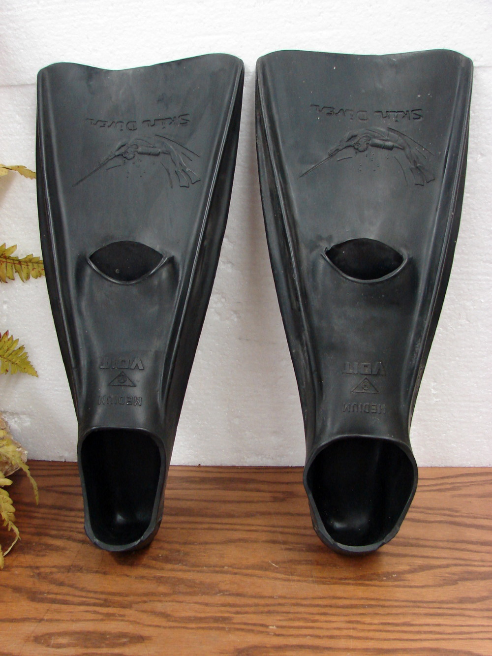 Like New Vintage Voit Fins Skin Diving Snorkeling Fin Flippers Medium