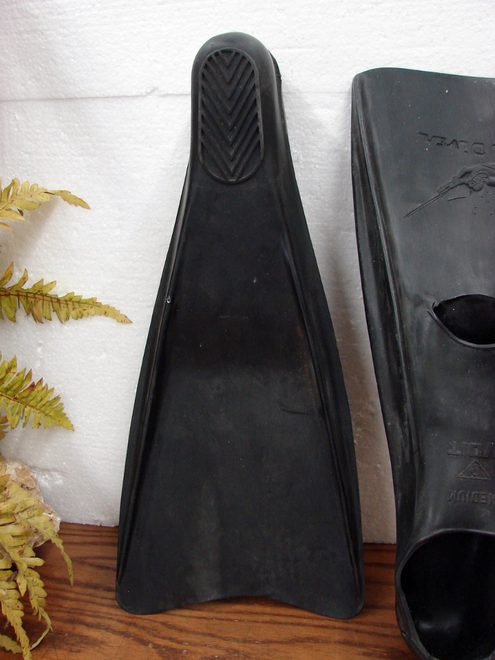 Like New Vintage Voit Fins Skin Diving Snorkeling Fin Flippers Medium - Image 4