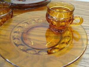 Service for 4 Vintage Indiana Glass Amber Kings Crown Thumbprint Snack Plates and Cups 8 Pcs