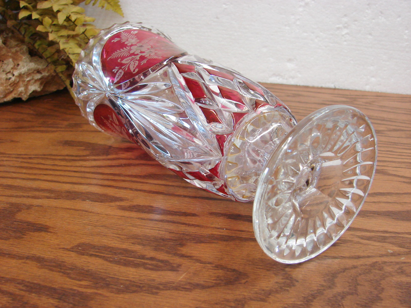 Vintage Anna Hutte Bleikristall Ruby Glass Lead Crystal Long Stem Roses Vase - Image 2