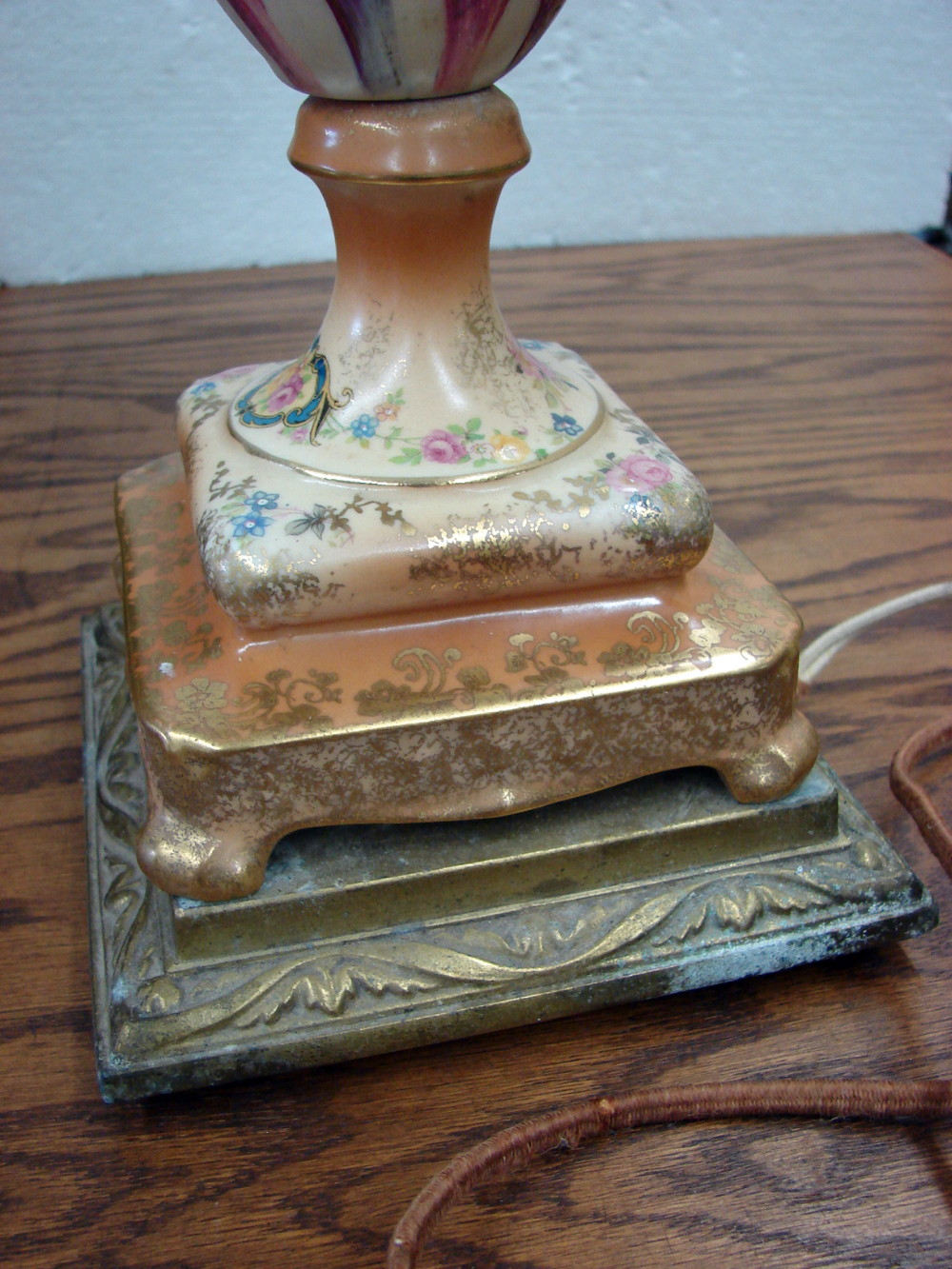 Vintage Victorian Neoclassic Beckwith China Gold Trim Table Lamp w/ Shade Needs Rewire - Image 4