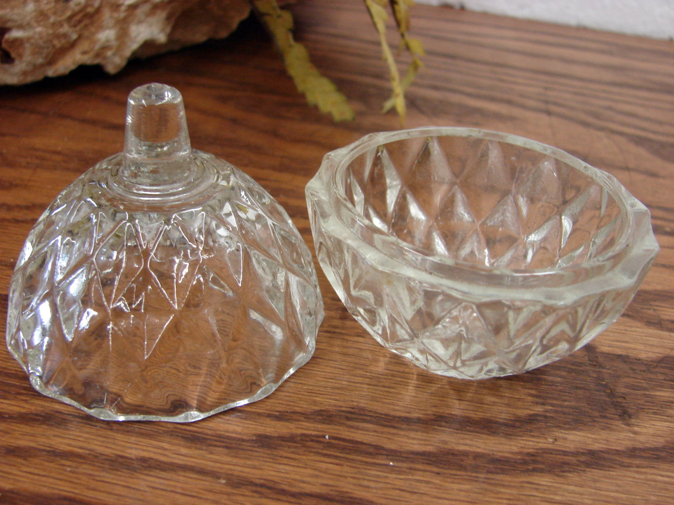 Vintage Diamond Point Crystal Glass Trinket Box Small Globe Sphere Shaped w/ Lid - Image 2