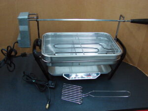 Stainless Farberware Open Hearth Indoor Electric Motor Broiler Grill Rotisserie 450 w/ Spatula