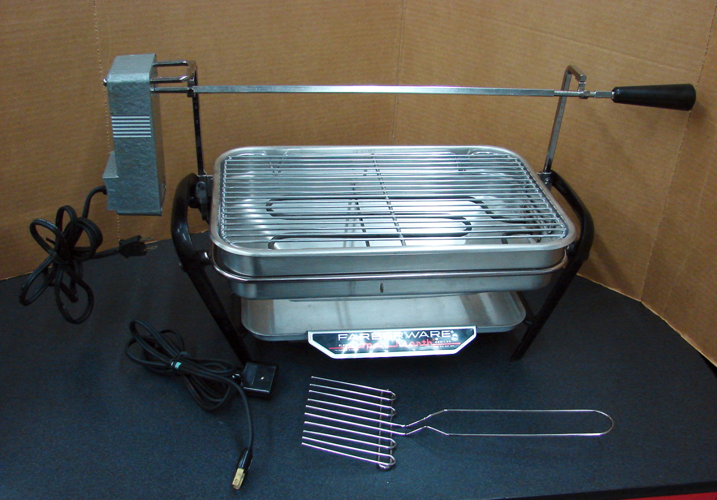 Stainless Farberware Open Hearth Indoor Electric Motor Broiler Grill Rotisserie 450 w/ Spatula