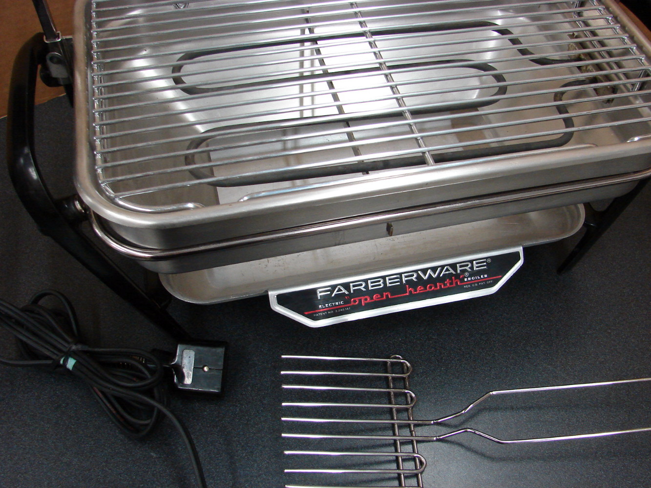 Stainless Farberware Open Hearth Indoor Electric Motor Broiler Grill Rotisserie 450 w/ Spatula - Image 3