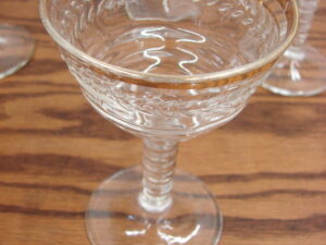 Set/4 Vintage Clear Federal Glass Gold Trim Embossed Laurel Design Cocktail Champagne