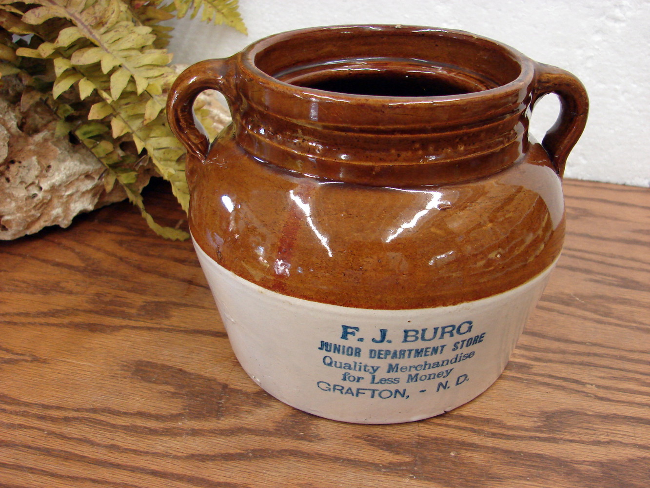 Vintage Red Wing Western Stoneware Burg Junior Department Store Grafton ND Advertising Bean Pot no Lid - Image 2