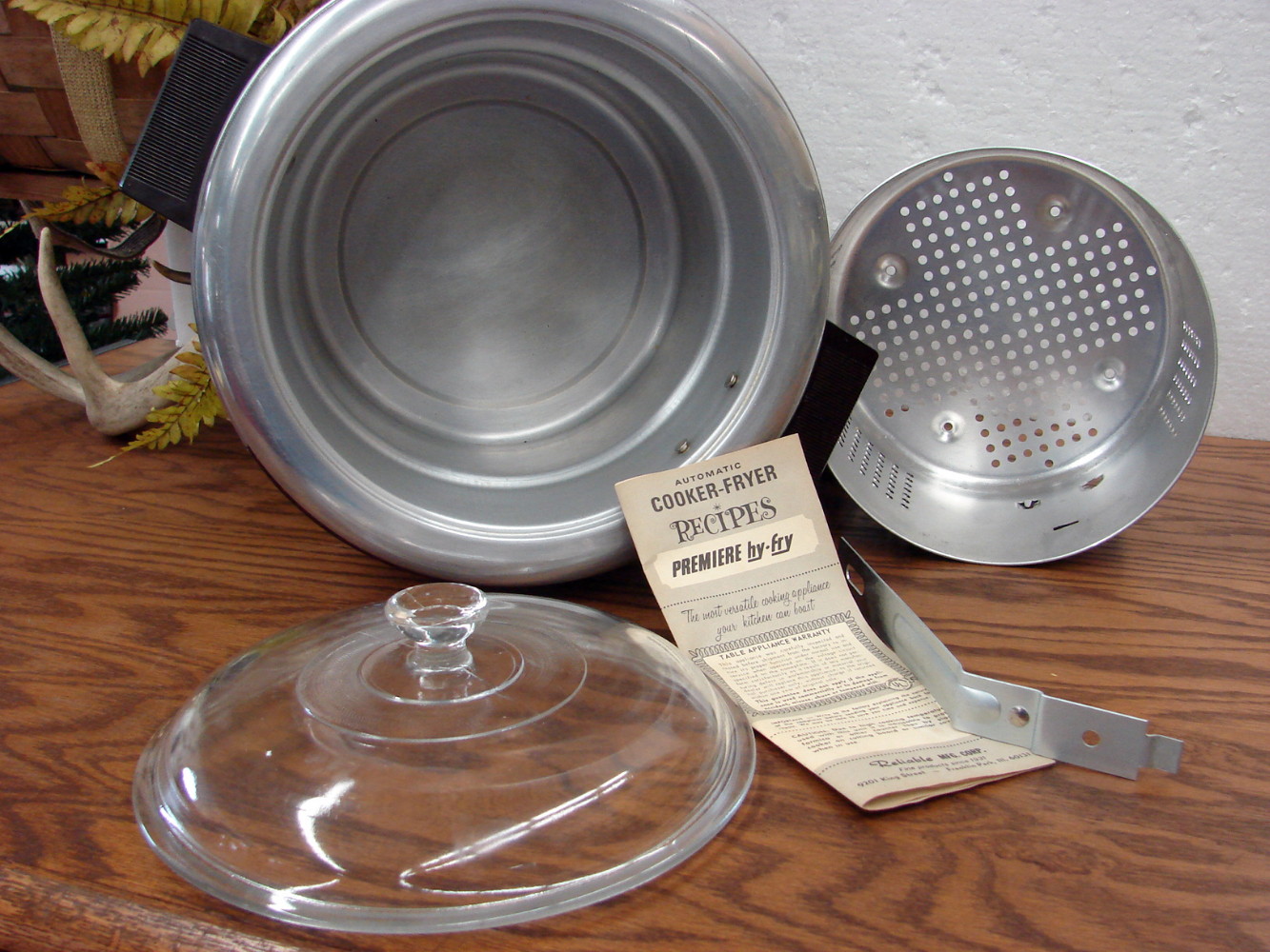 Vintage Electric Deep Fryer Slow Cooker Reliable Hy-Fry Chrome Tan M-200 Like New - Image 2