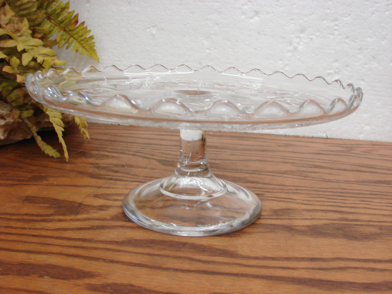 Vintage Indiana Pedestal Glass Pastry Cake Stand Diamond Double Fan Rolled Rim - Image 2