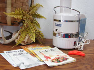 Complete Tristar Jack LaLanne's Power Juicer Centrifuge White Model CL-003AP Tested 3 Books