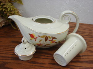 Complete Teapot Vintage Hall's China Universal Jewel Tea Autumn Leaf Aladdin Tea Pot