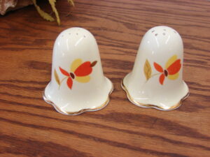 Vintage Hall's China Universal Jewel Tea Autumn Leaf Ruffled Salt Pepper Shakers