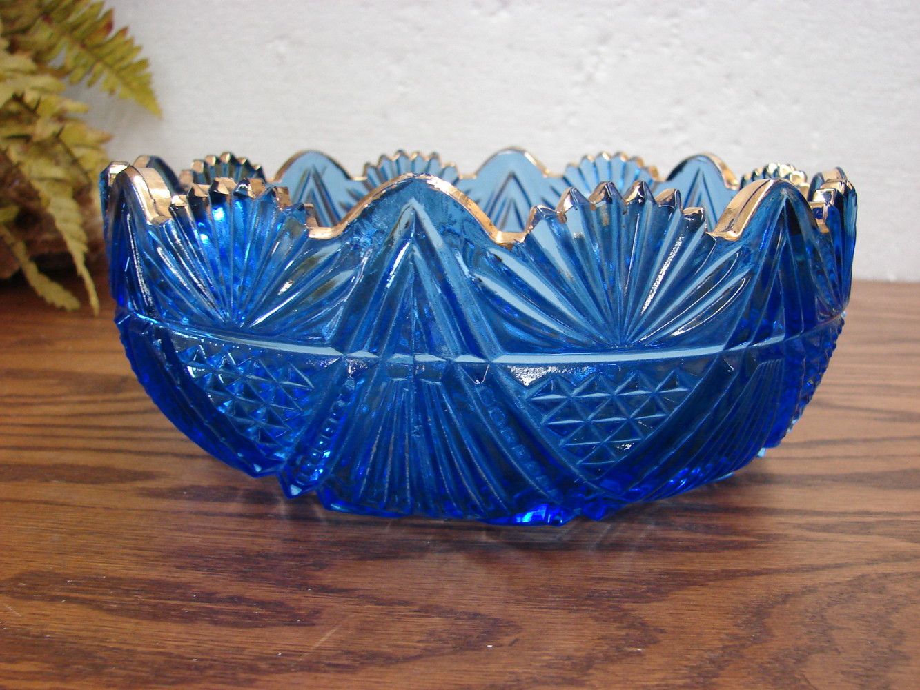 Vintage LE Smith Imperial Cobalt Blue Gold Rim Bowl w/ Fan Pinwheel Design - Image 2