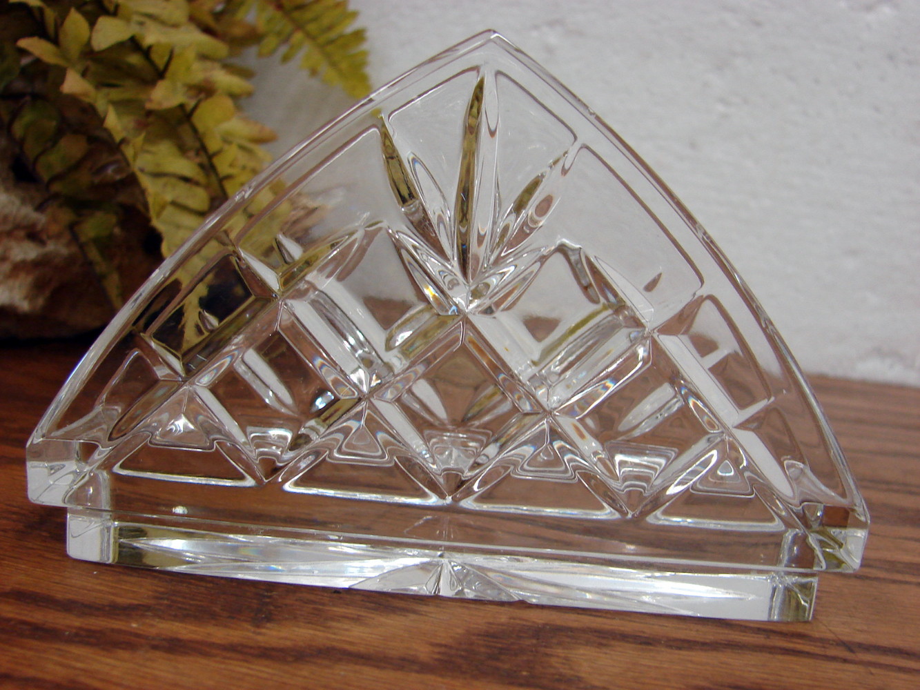 Mikasa Home Beautiful Crystal Cut Triangle Napkin Holder - Image 2