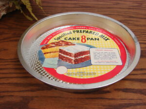 Brand New w/ Label Vintage Metal Tin Ovenex Hatch Marks 8" Cake Pan
