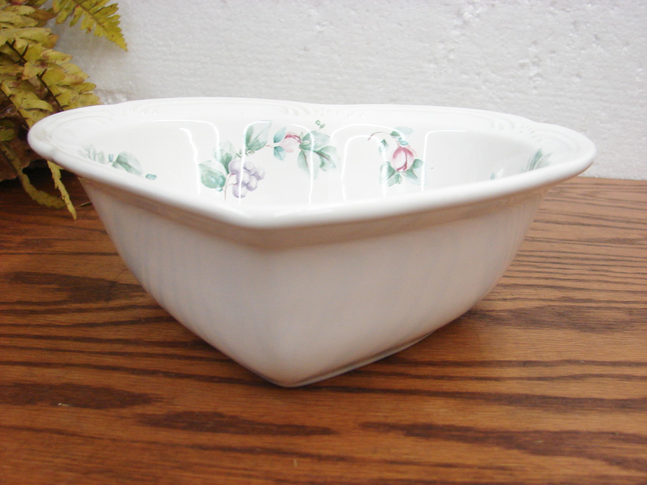 Vintage Retired Pfaltzgraff Stoneware Grapevine Heart Shaped Serving Bowl - Image 2