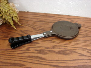 Smaller JØTUL Cast Iron Krumkake Pizzelle Cookie Press Jotul Norway Waffle Iron